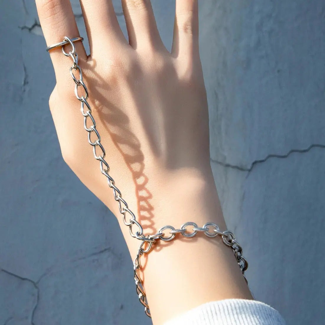 ChainAura™ - Hand Chain Ring Bracelet